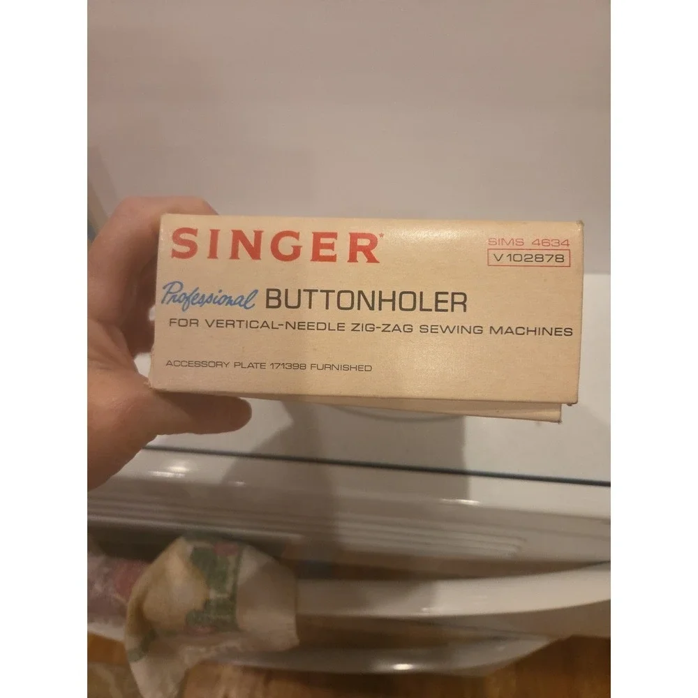 Vtg Singer Professional Buttonholer for Vertical Needle Zig Zag Machines V102878